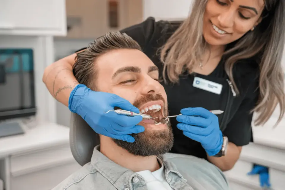 Skurcz szczęki - skąd się bierze i kiedy iść do dentysty?